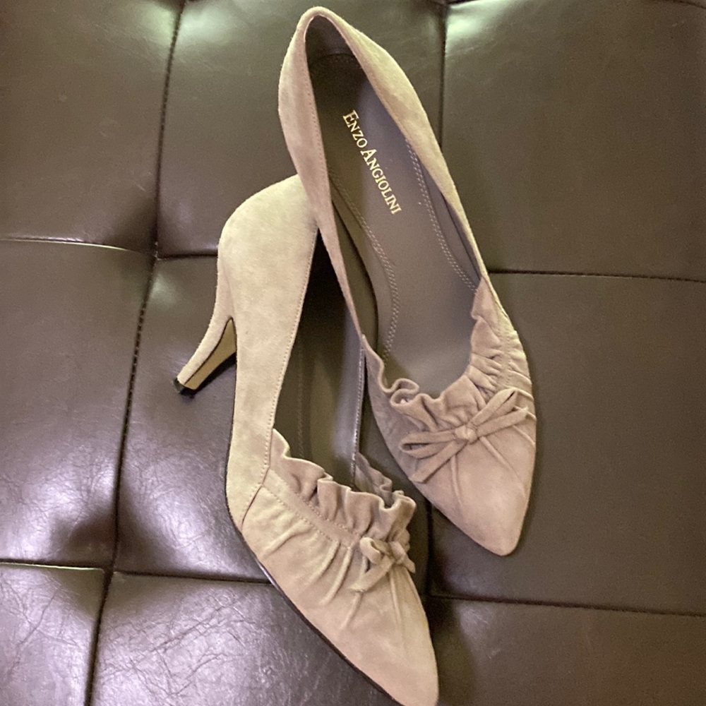 Grey Suede Pump size 8